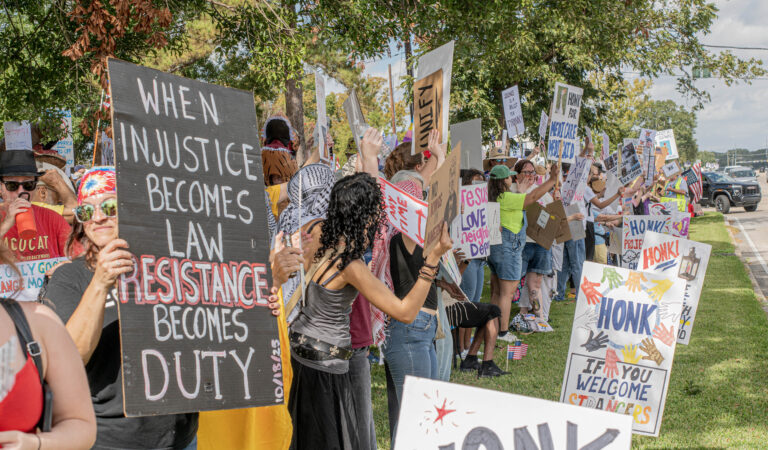 Hundreds Rally in Baton Rouge for “No Kings” Protest Against Trump Policies Hundreds Rally in Baton Rouge for “No Kings” Protest Against Trump Policies